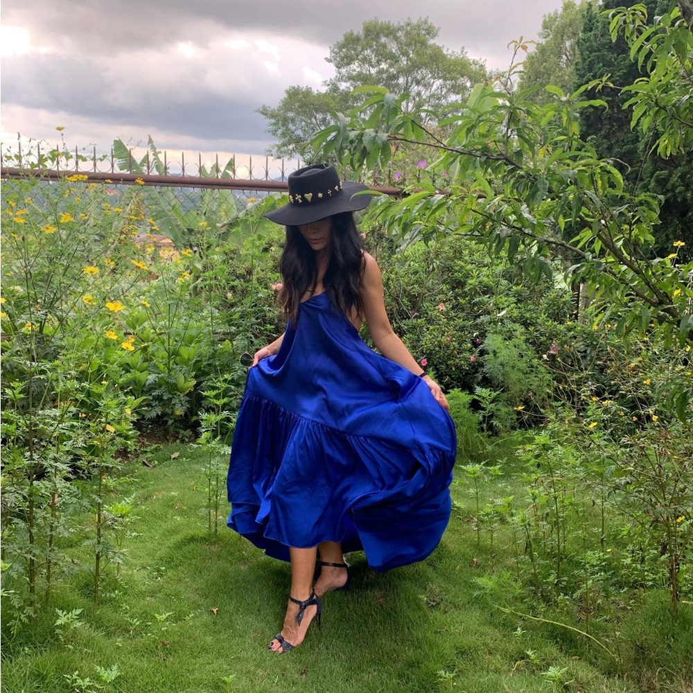 Perrin & Co Elegant Blue Maxi Dress